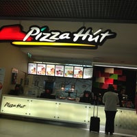Foto diambil di Pizza Hut oleh Paulo M. pada 4/24/2013