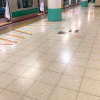 Photo taken at JR Platforms 21-22 by オッサン V. on 4/11/2021