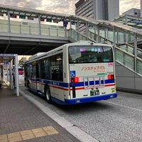 Photo taken at Shin-Yokohama Sta. Bus Stop by スーパー宇宙パワー on 12/20/2023