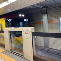 Photo taken at Ginza Line Shimbashi Station (G08) by スーパー宇宙パワー on 11/19/2023