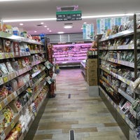 Photo taken at 京急ストア 平和島店 by スーパー宇宙パワー on 6/1/2022