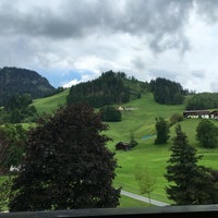 Foto diambil di Rasmushof Hotel Kitzbühel oleh Serpil U. pada 6/6/2016