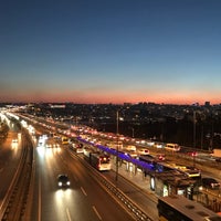 Photo taken at Halıcıoğlu Metrobüs Durağı by Nes L. on 2/5/2018