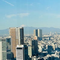 Photo taken at Shinagawa East One Tower by Mariya K. on 11/17/2022