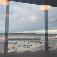 3/25/2023 tarihinde Mariya K.ziyaretçi tarafından Austrian Airlines Business Lounge | Non-Schengen Area'de çekilen fotoğraf