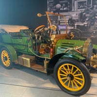 Photo taken at Louwman Museum - Nationaal Automobiel Museum by Alisa S. on 8/1/2022