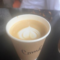 Foto diambil di Combi Coffee Co. oleh Vane V. pada 11/16/2023