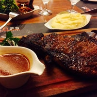 10/31/2015 tarihinde Parinaz H.ziyaretçi tarafından Chops Chicago Steakhouse'de çekilen fotoğraf
