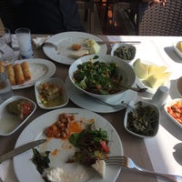 Das Foto wurde bei Su&amp;#39;dan Restaurant von Özlem Özbek am 6/20/2017 aufgenommen