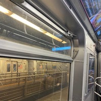 Photo taken at MTA Subway - Lexington Ave/63rd St (F/Q) by Victoria I. on 4/28/2023
