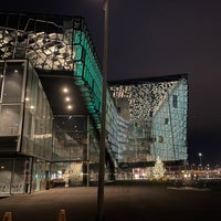 รูปภาพถ่ายที่ Harpa โดย Larry K. เมื่อ 1/18/2024