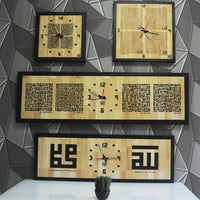 Hiasan Ruang Tamu Kufirare Kufi On Canvas Plus Tawaf Clock A 7 8 4 7 2017 Tarihinde Mokhtar Y Ziyaretçi Tarafından Hiasan Ruang Tamu Kufirare