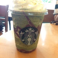 Photo taken at Starbucks by Nampueng U. on 6/14/2016
