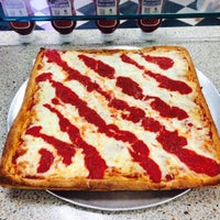 4/7/2015에 Vitos Pizza &amp;amp; Sub Shop님이 Vitos Pizza &amp;amp; Sub Shop에서 찍은 사진