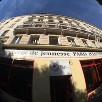 Photo taken at Auberge de jeunesse Paris-Jules Ferry by Roberto M. on 6/29/2015