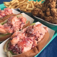 Photo taken at Arnold&amp;#39;s Lobster &amp;amp; Clam Bar by Tereza R. on 6/27/2020