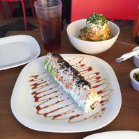Photo taken at The Sushi &amp;amp; Salads, Co. by Denisse B. on 5/5/2015
