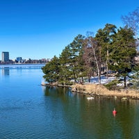 Photo taken at Kaskisaaren ja Lauttasaaren silta by Esko Juhani H. on 4/1/2023