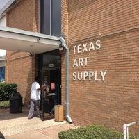 รูปภาพถ่ายที่ Texas Art Supply โดย Andy M. เมื่อ 3/30/2013