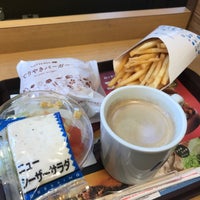Photo taken at Lotteria by べいそん さ. on 11/29/2018