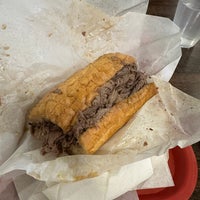 Photo taken at Al&amp;#39;s #1 Italian Beef by Marcos on 10/13/2023