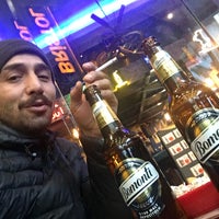 Bar tonight. Еда лого. Неон в интерьере кафе. Bar tonight. Ереван.