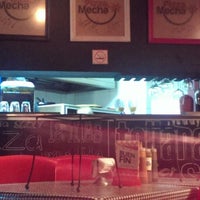 11/19/2013 tarihinde Carlitos A.ziyaretçi tarafından Pizza Mecha'de çekilen fotoğraf