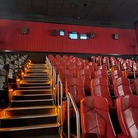 Photo taken at Cinemex by Juan Ma M. on 11/18/2022