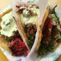 5/8/2016 tarihinde Kim D.ziyaretçi tarafından TJ Tacos'de çekilen fotoğraf