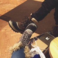 รูปภาพถ่ายที่ Orva Shoes โดย dawn.in.newyork เมื่อ 1/26/2015