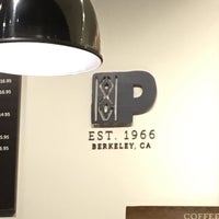 Foto tirada no(a) Peet&amp;#39;s Coffee &amp;amp; Tea por Brian S. em 8/2/2019
