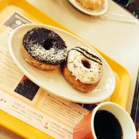 Photo taken at Mister Donut by Hiro /. on 5/5/2014