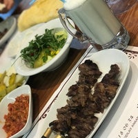 Photo taken at Altınşiş Oltu Cağ Kebabı by Mona R. on 10/21/2017