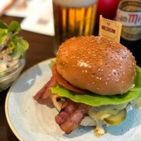 Photo taken at Gourmet Burger Kitchen by ユーキ on 12/3/2017