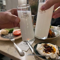 Das Foto wurde bei Sini Köşk Restaurant von Vijdan K. am 1/25/2024 aufgenommen