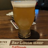 12/10/2022 tarihinde Scott Y.ziyaretçi tarafından Bar Louie'de çekilen fotoğraf