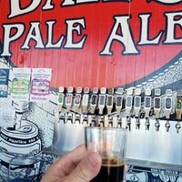 Foto tirada no(a) Oskar Blues Brewery por Scott Y. em 10/18/2022