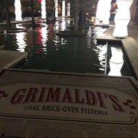 Photo taken at Grimaldi&amp;#39;s Pizzeria by B P. on 2/10/2016
