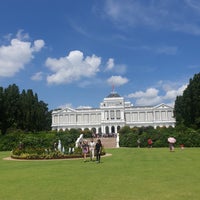 Photo taken at The Istana Singapore by Ning U. on 10/27/2019