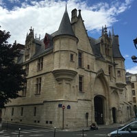 Photo taken at Hôtel des Archevêques de Sens by Felipe D. on 6/26/2016