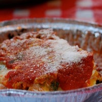 รูปภาพถ่ายที่ Red Oven - Artisanal Pizza and Pasta โดย Justin B. เมื่อ 10/3/2012