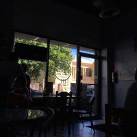 Foto tirada no(a) Cafe del Loto por James L. em 11/22/2015