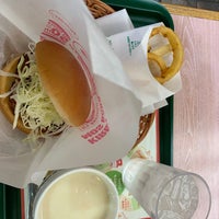 Photo taken at MOS Burger by うたこ 鎌. on 4/28/2022