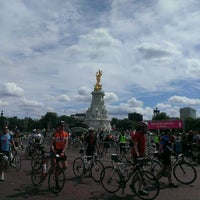 Photo taken at Prudential RideLondon by Gul Y. on 8/4/2013