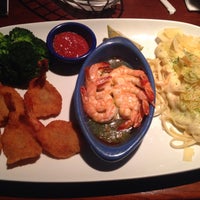 Photo taken at Red Lobster by Luiz Carlos D. on 8/26/2015