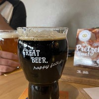 Foto tirada no(a) Locavore Beer Works por Steph G. em 12/27/2022
