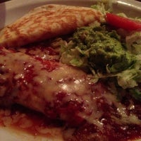 Foto tomada en El Paisano Mexican Restaurant  por Meg W. el 11/8/2012