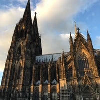 Das Foto wurde bei Kölner Dom von Ece A. am 10/31/2017 aufgenommen