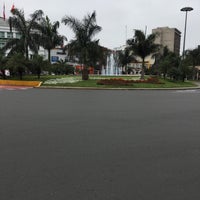 Photo taken at Óvalo de Miraflores by Monster T. on 9/24/2018