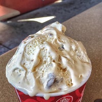 Photo taken at Coldstone Six Flags by Sefa E. on 4/25/2016